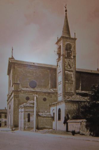 Chiesa Parrocchiale di S. Esebio in Piazza Libertà con il vecchio campanile